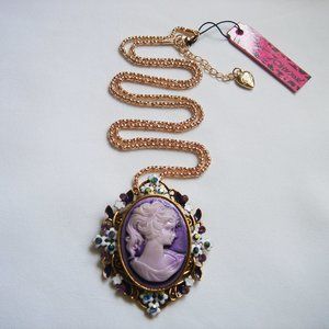 CAMEO PENDANT BROOCH NECKLACE